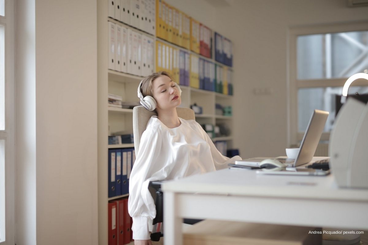 im Büro schlafen