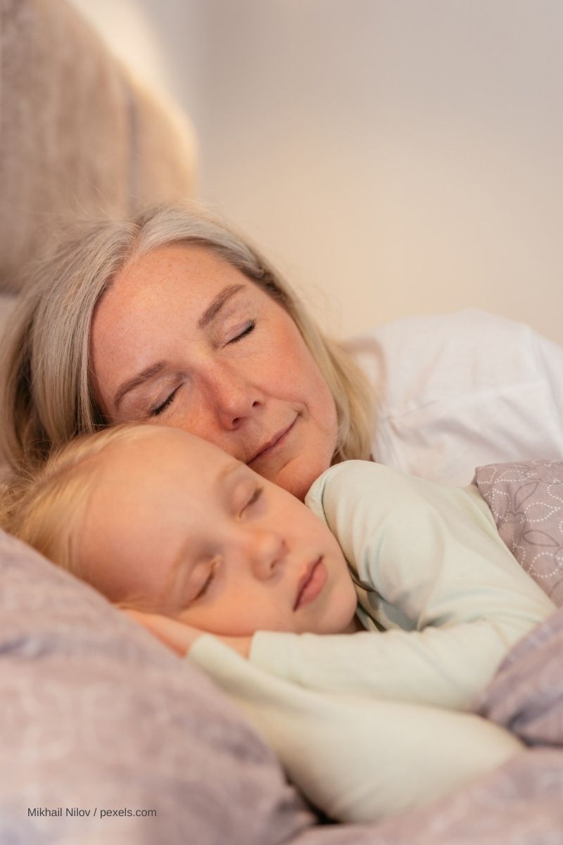 Mittagsschlaf für Kinder und Senioren