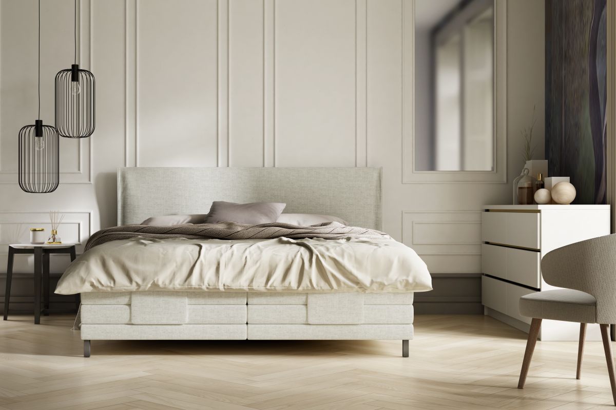 elegantes Schlafzimmer mit Bett